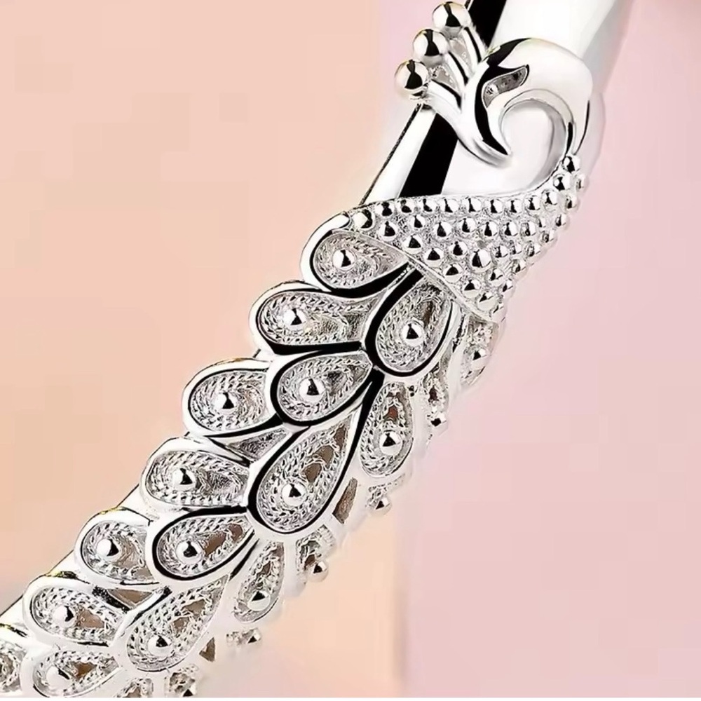 New Silver Peacock Bangle Bracelet - Women Jewelry